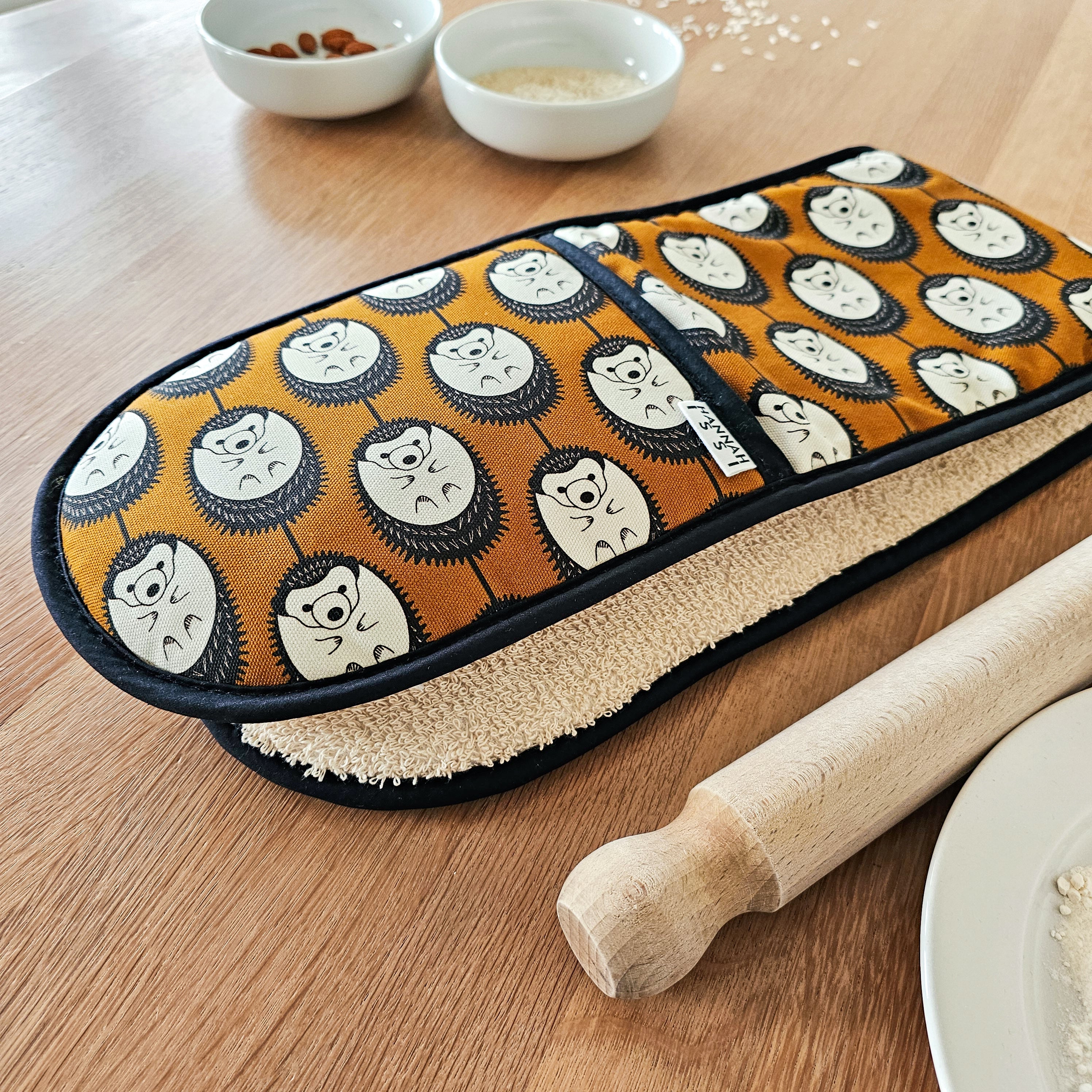 Hannah Issi Brown & White Hedgehog Double Oven Glove